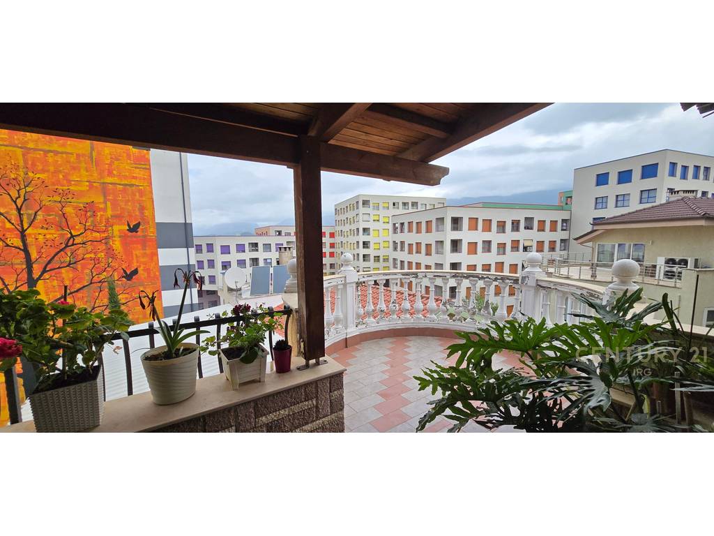 4-STOREY VILLA IN ALI DEM!
