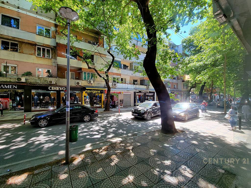SHOP FOR SALE NEAR MYSLYM SHYRI STREET!