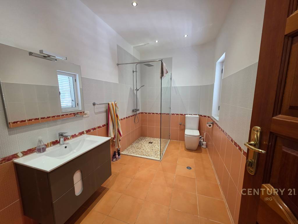 Villa for Rent at the Dry Lake!