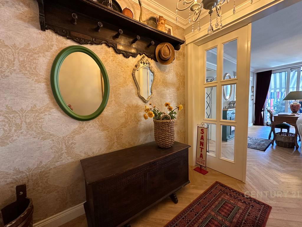 Apartment 2+1+2 near Air Albania Stadium!