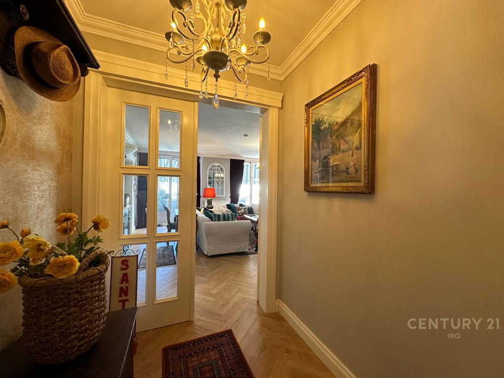 Apartment 2+1+2 near Air Albania Stadium!