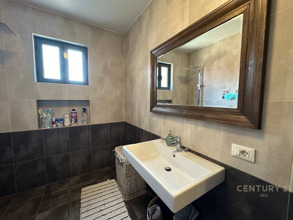 Apartment 2+1+2 near Air Albania Stadium!