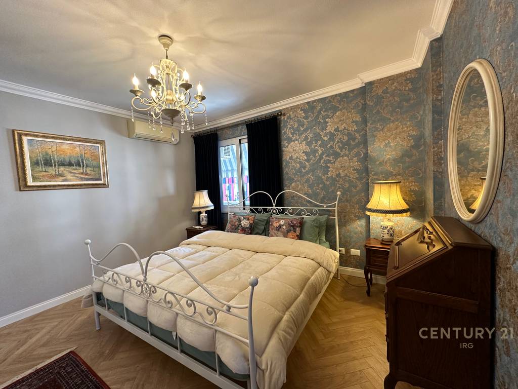 Apartment 2+1+2 near Air Albania Stadium!
