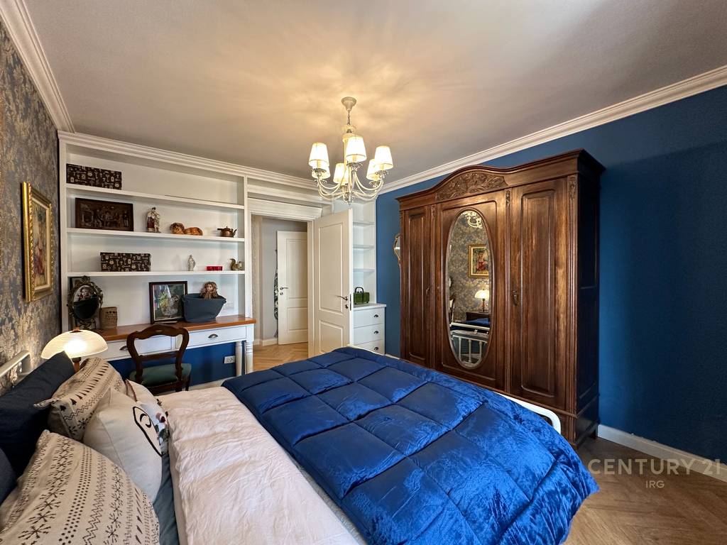 Apartment 2+1+2 near Air Albania Stadium!