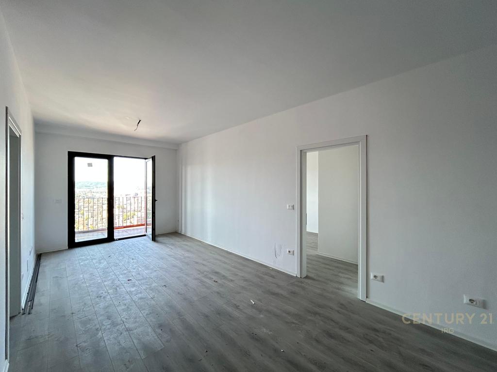 APARTMENT 2+1+2 IN TIRANA GARDEN BUILDING