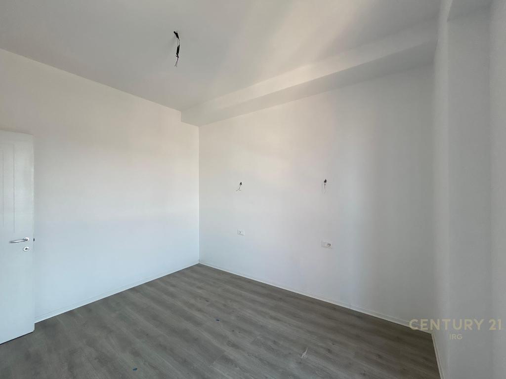 APARTMENT 2+1+2 IN TIRANA GARDEN BUILDING
