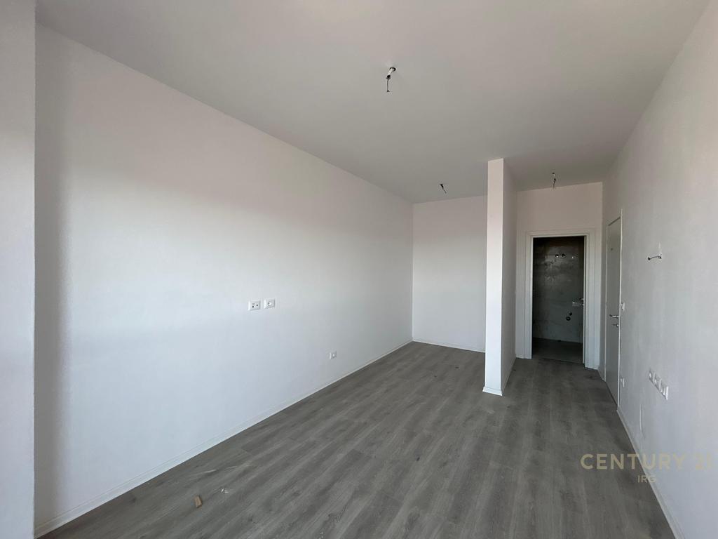 APARTMENT 2+1+2 IN TIRANA GARDEN BUILDING