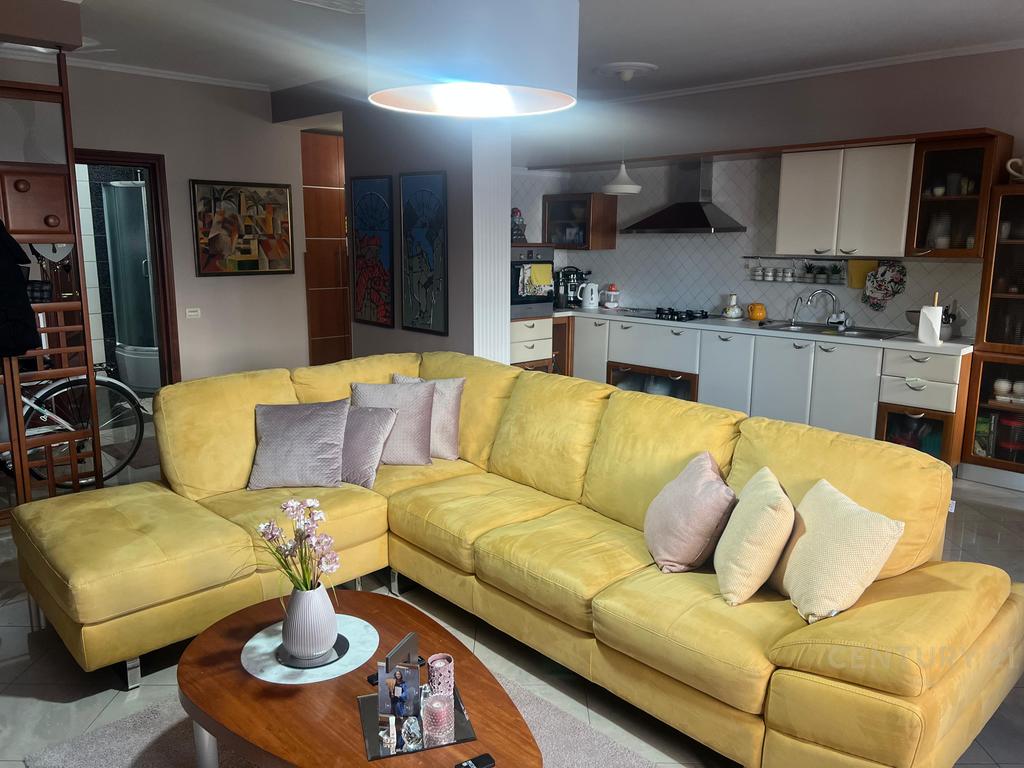 2+1+2 apartment for rent at the Municipality of Paris.