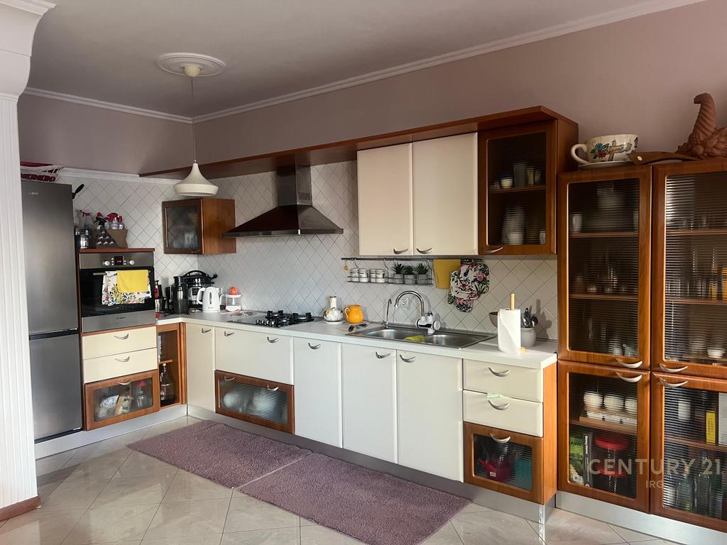 2+1+2 apartment for rent at the Municipality of Paris.
