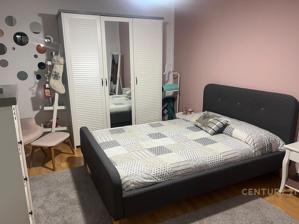 2+1+2 apartment for rent at the Municipality of Paris.
