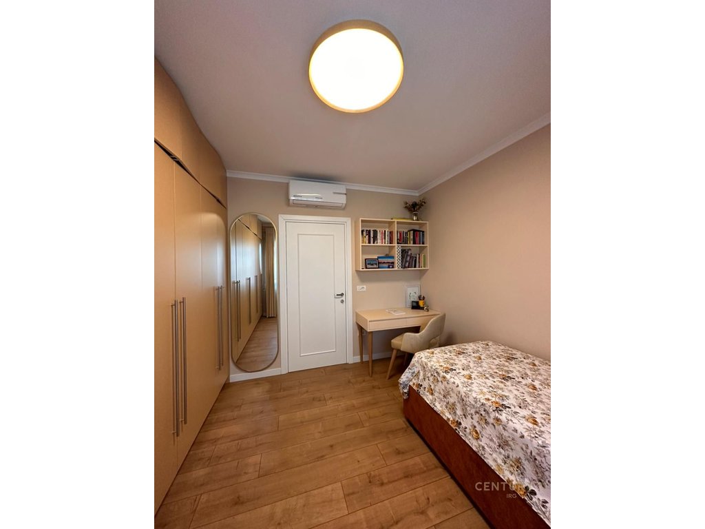 Apartment 3+1+Parking Space on Jordan Misja Street!