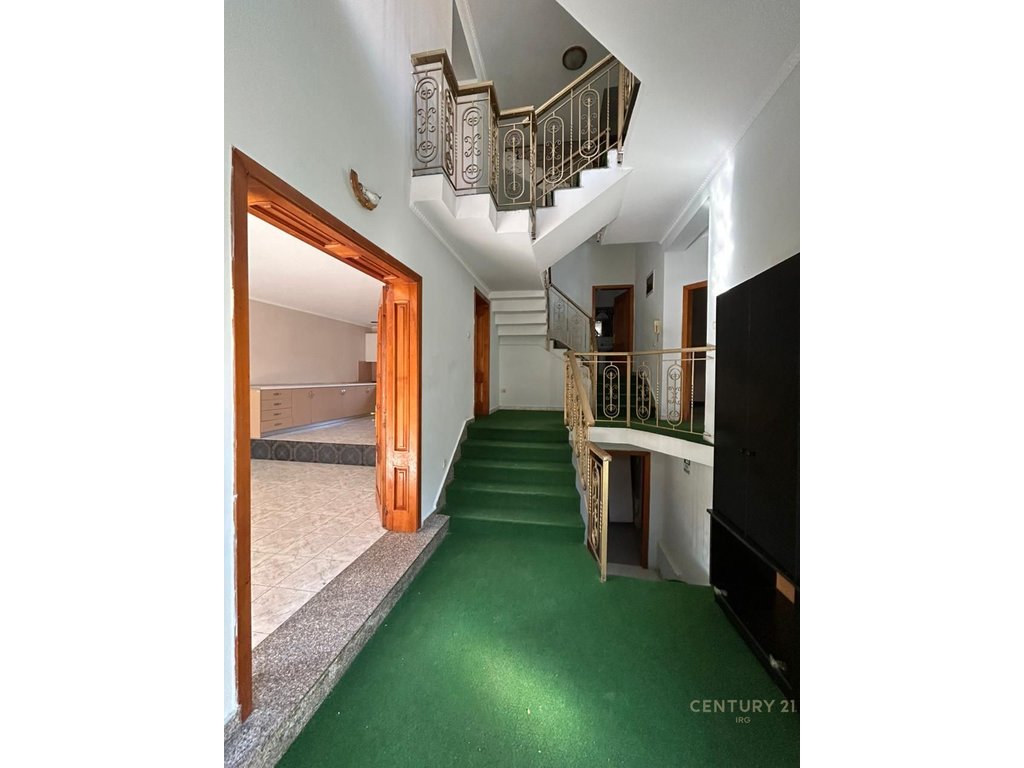 HOUSE FOR SALE IN THE PARIS MUNICIPALITY