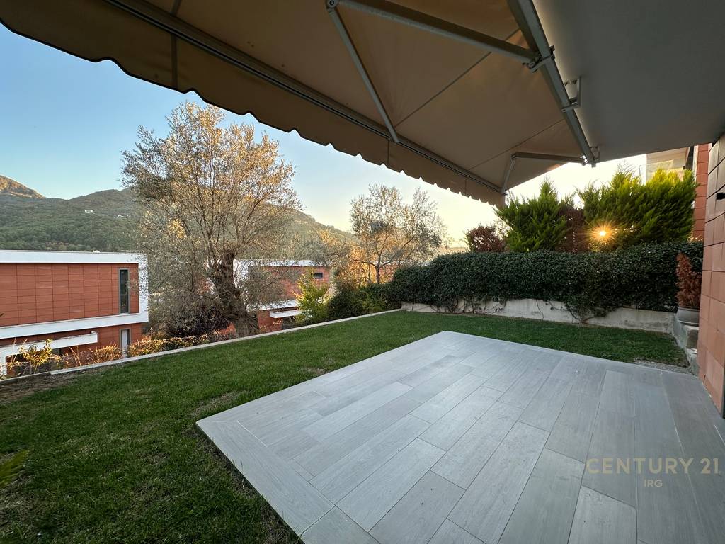 Villa in Olive Grove Residence!