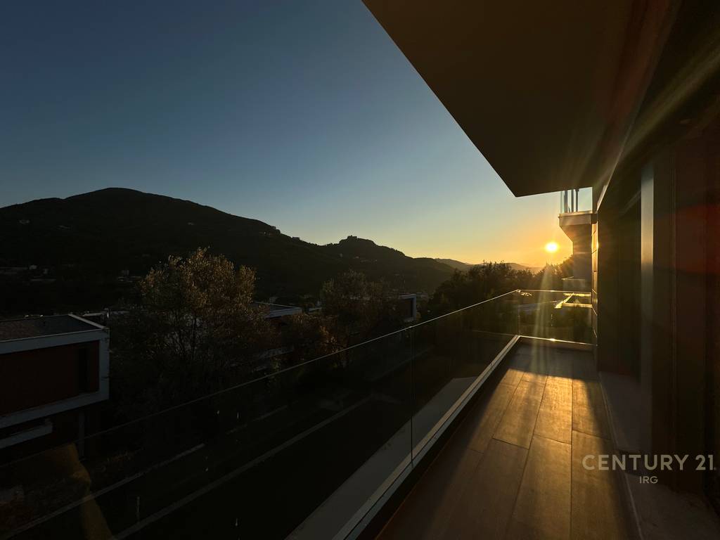Villa in Olive Grove Residence!