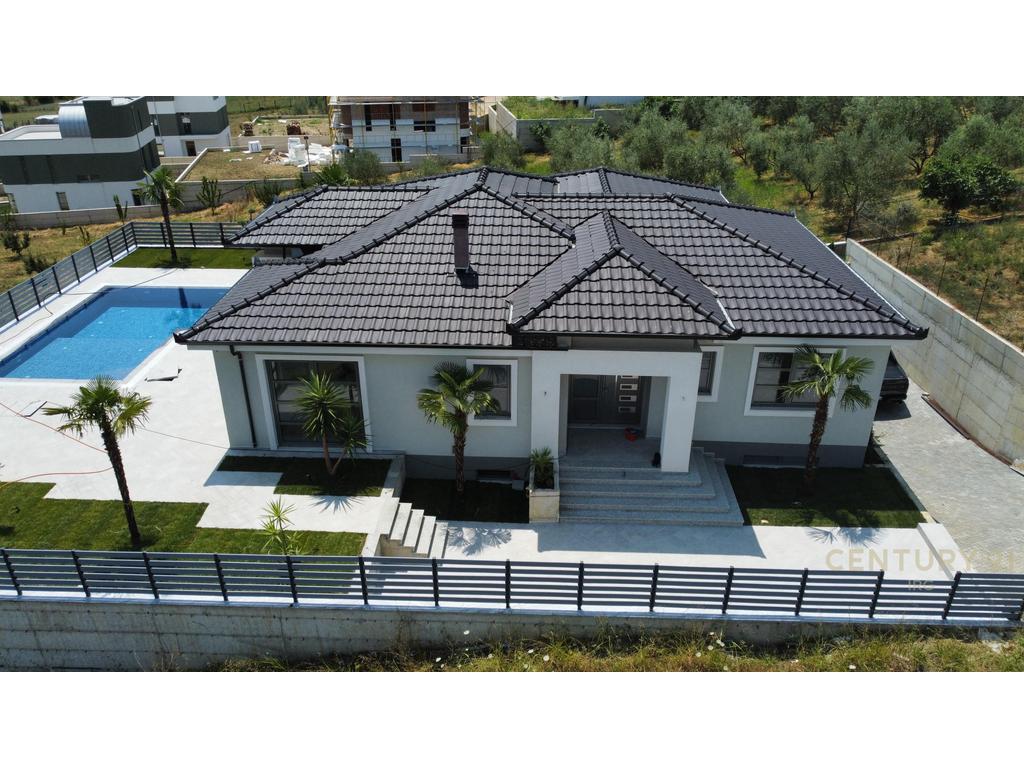 Individual Villa with Pool for Sale in Farke!