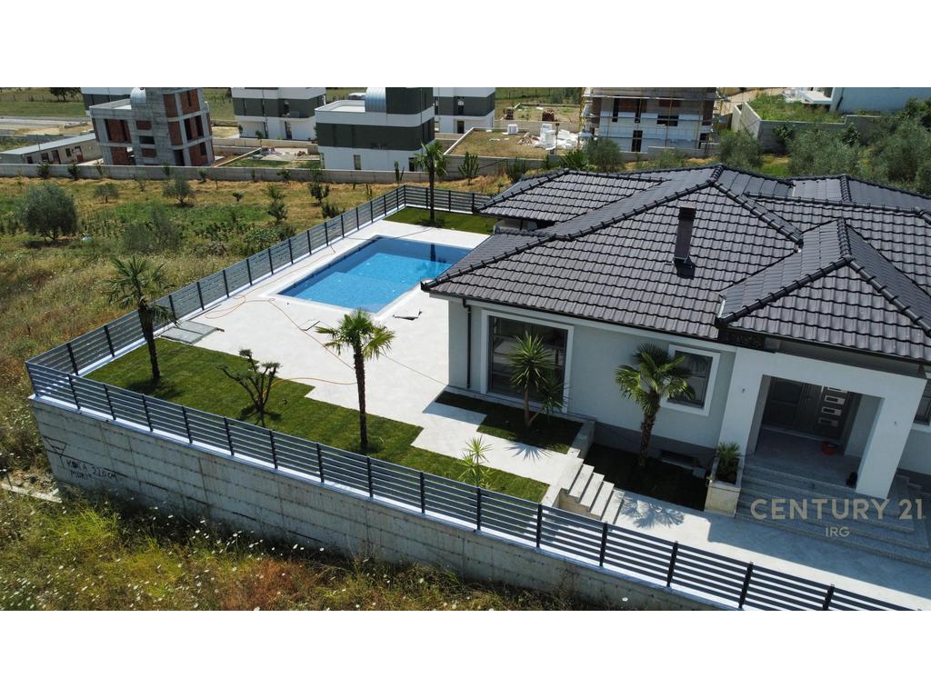 Individual Villa with Pool for Sale in Farke!