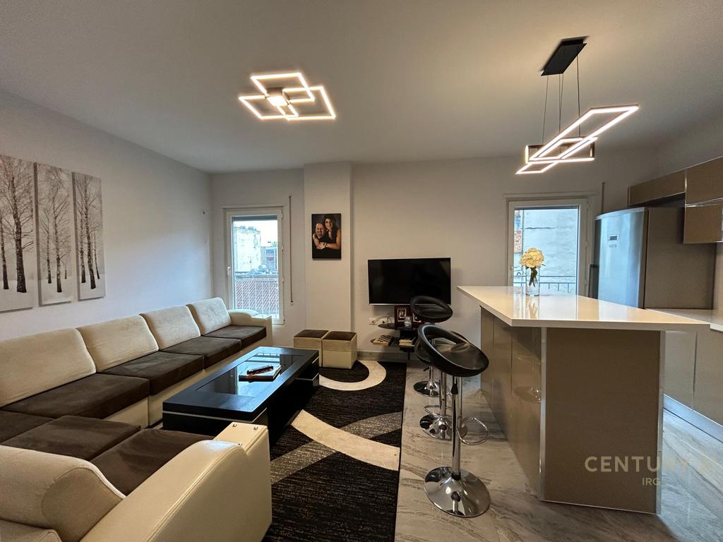 FOR RENT APARTMENT 3+2 WITH PARKING SPACE AT 21 DHJETORI.