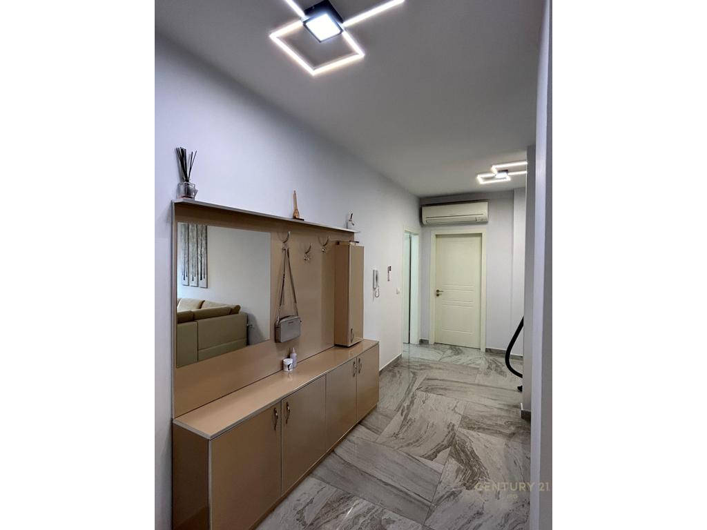 FOR RENT APARTMENT 3+2 WITH PARKING SPACE AT 21 DHJETORI.