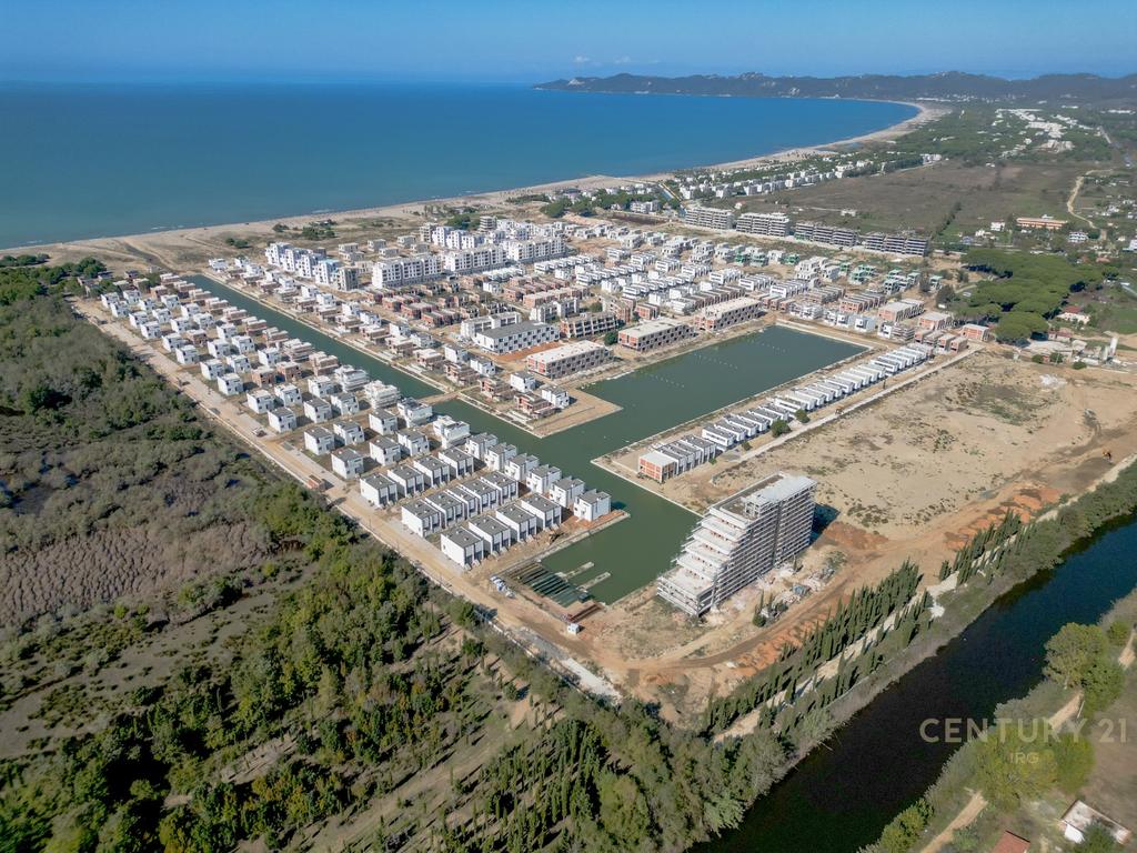 VILE TE TURQUOISE MARINA, GJIRI I LALZIT!