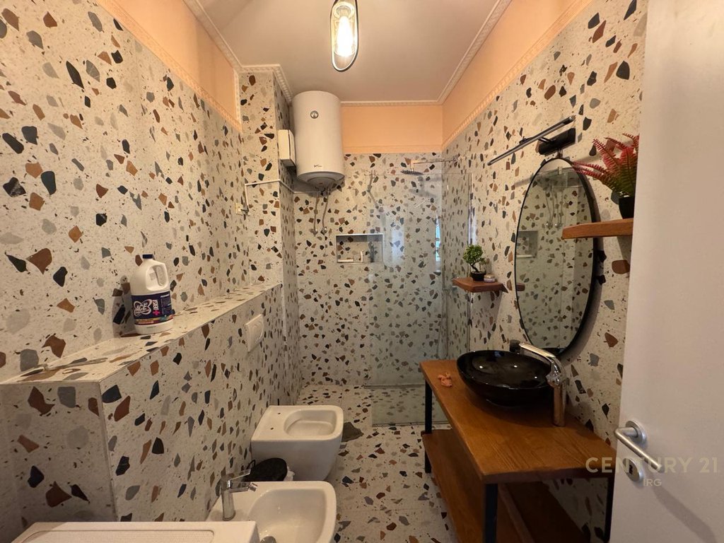 APARTMENT FOR RENT AT DRY LAKE!