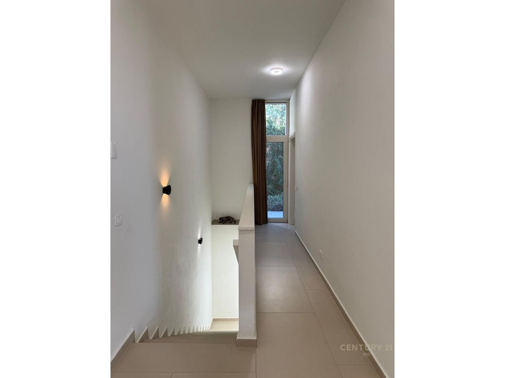 VILLA FOR SALE IN GREEN COAST, VILLAGE, PALASE!