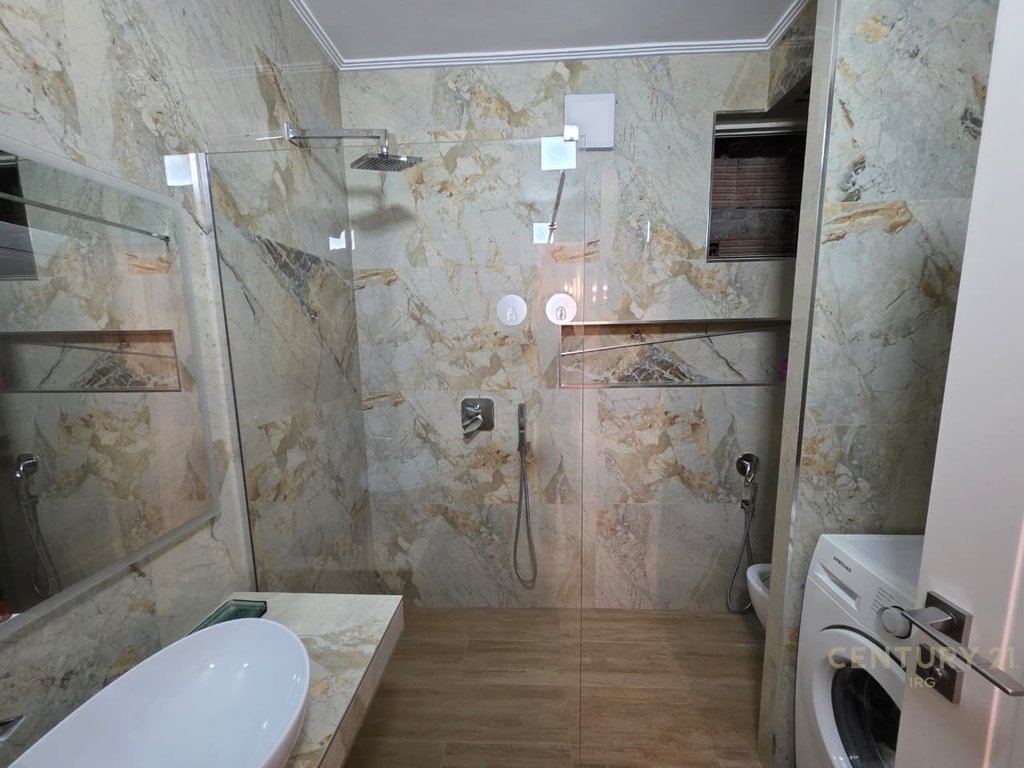 Apartment 3+1+2 at Eleonora Street 13. For Rent.