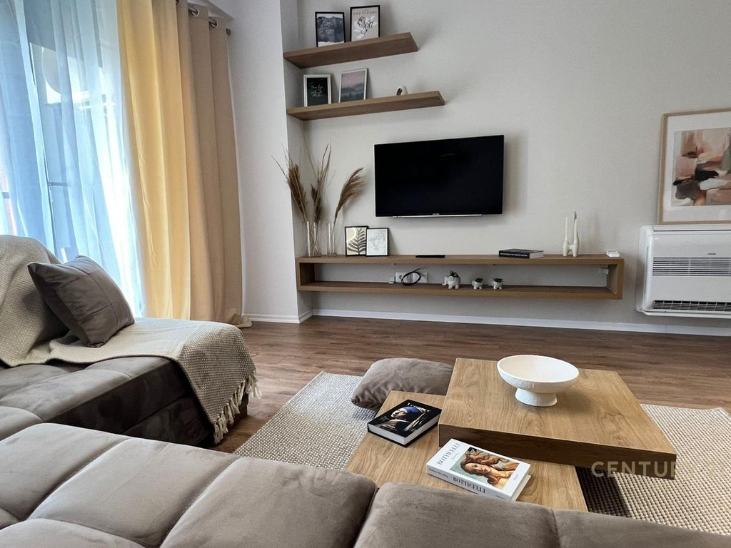 Apartment 1+1+parking space for rent at Bulevardi i Ri