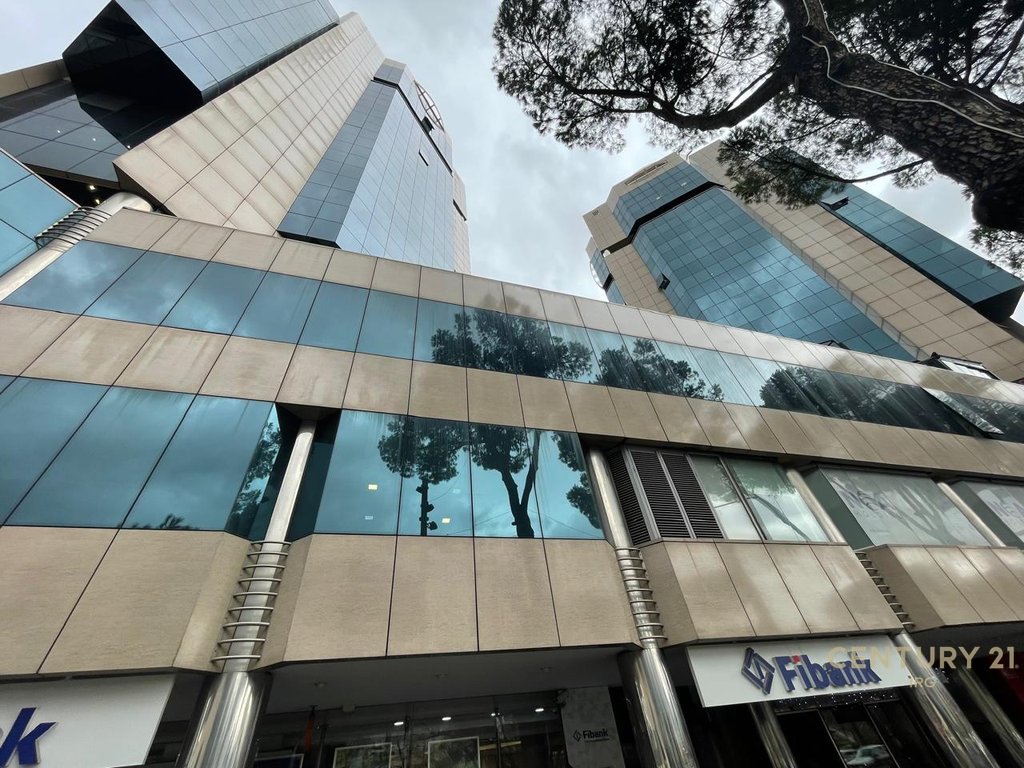 UNIT FOR SALE IN THE TWIN TOWERS