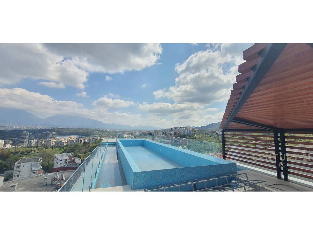 Unique villa with a pool in the Kodra e Diellit 1 Residence