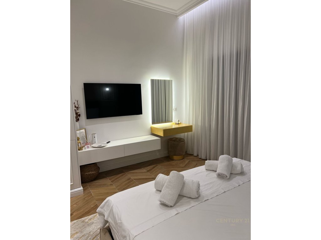 2 Studio Apartments for sale with parking space by the sea with a sea view!