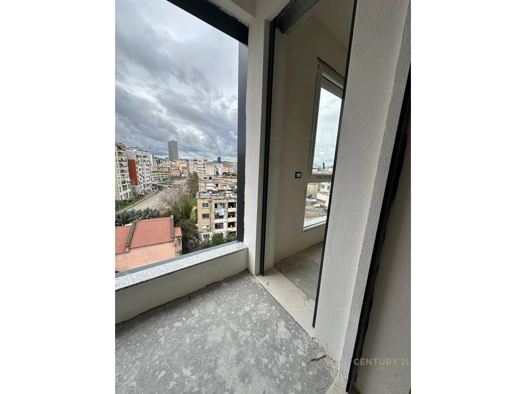 Shitet Apartament 2+1 te Fusha e Ali Demit!