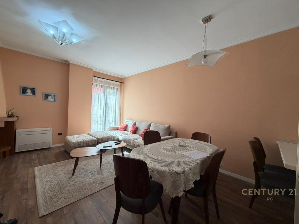 Apartment 3+1 on Kavaja Street!