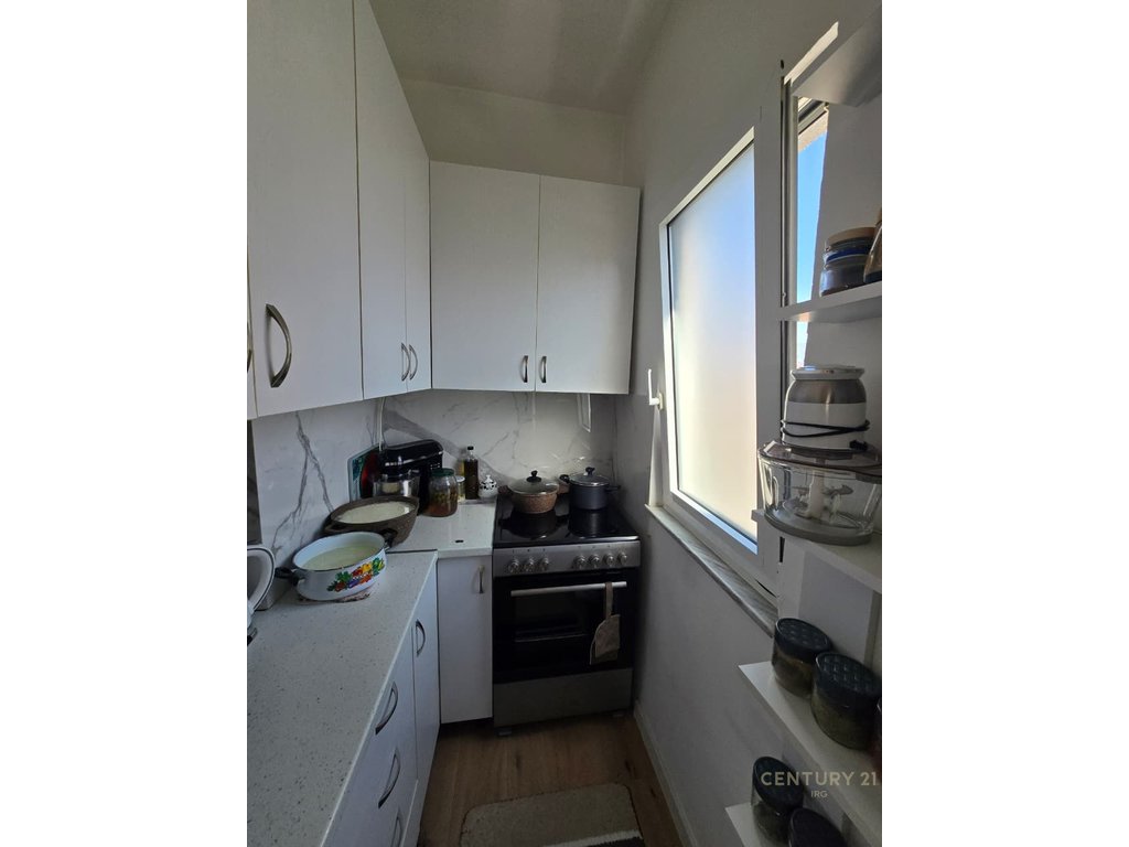 Apartment 3+1+2+balcony+storage+garage on Kosovareve Street.