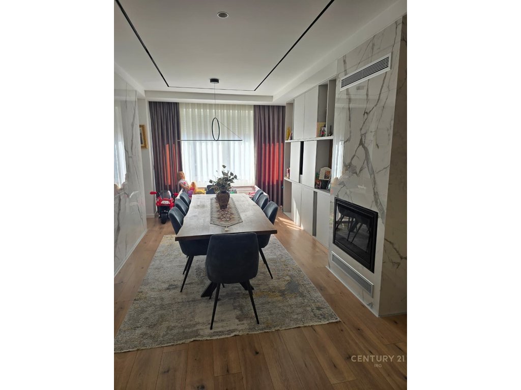Apartment 3+1+2+balcony+storage+garage on Kosovareve Street.