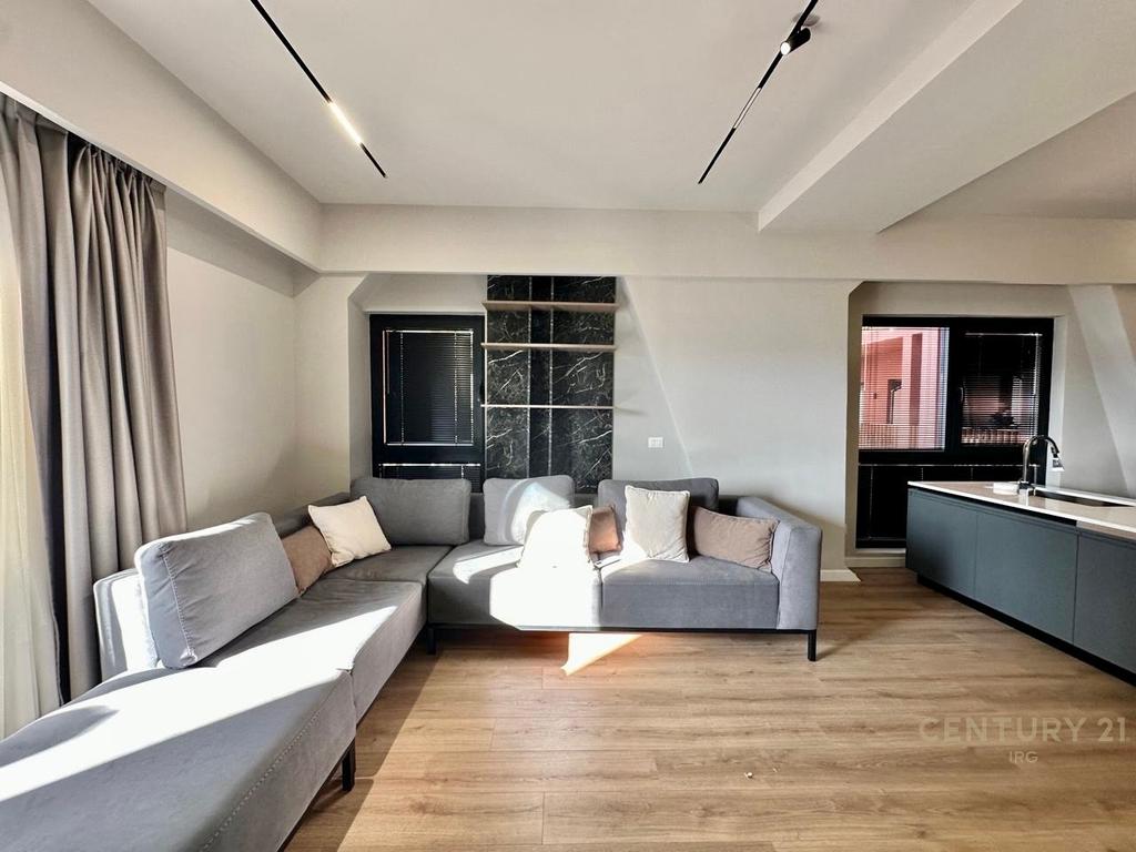 Apartament 2+1+2, Tirana Garden Building