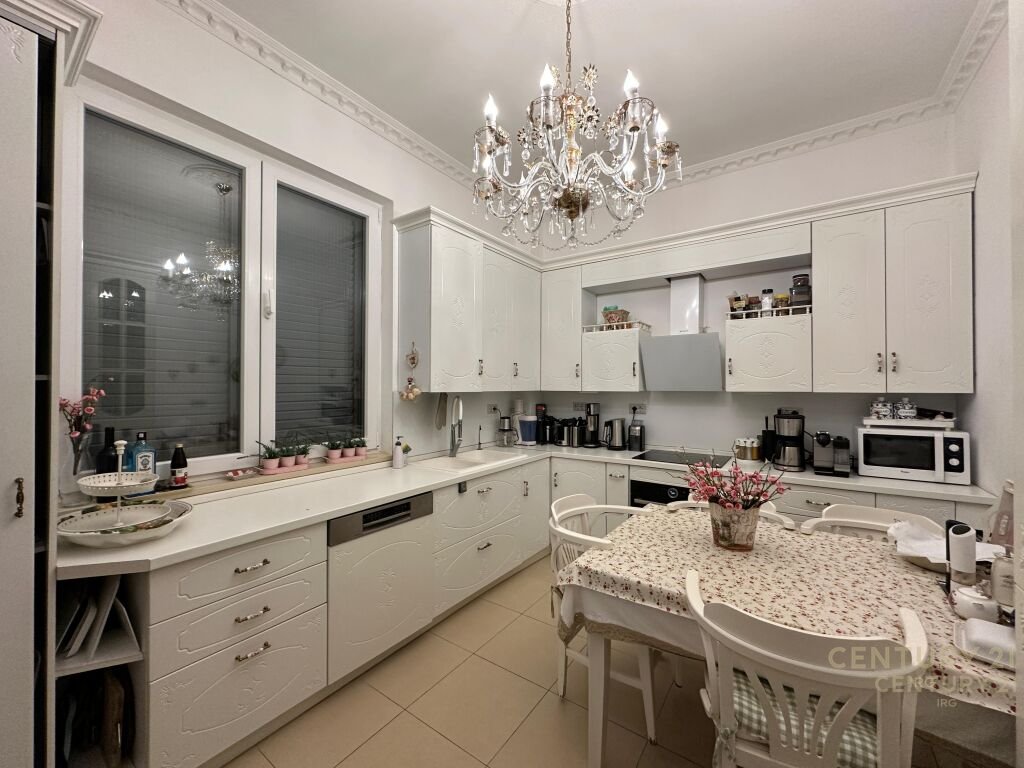 Unique villa for sale in Qetesia Residence, Qerret!