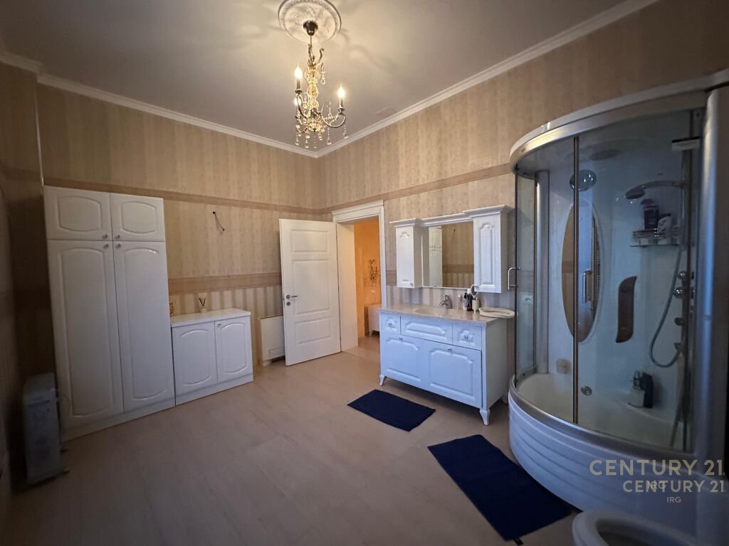 Unique villa for sale in Qetesia Residence, Qerret!