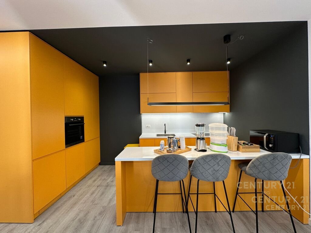 Apartment 2+1+2+ Parking space for rent near the former Aviation Field!