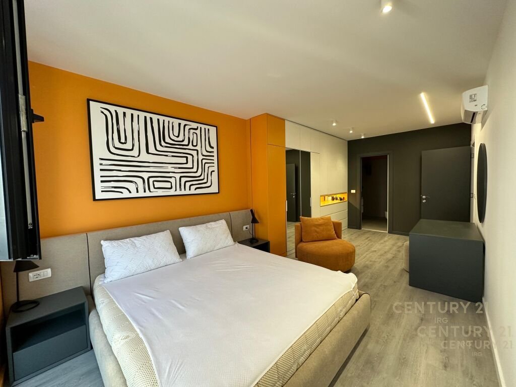 Apartment 2+1+2+ Parking space for rent near the former Aviation Field!