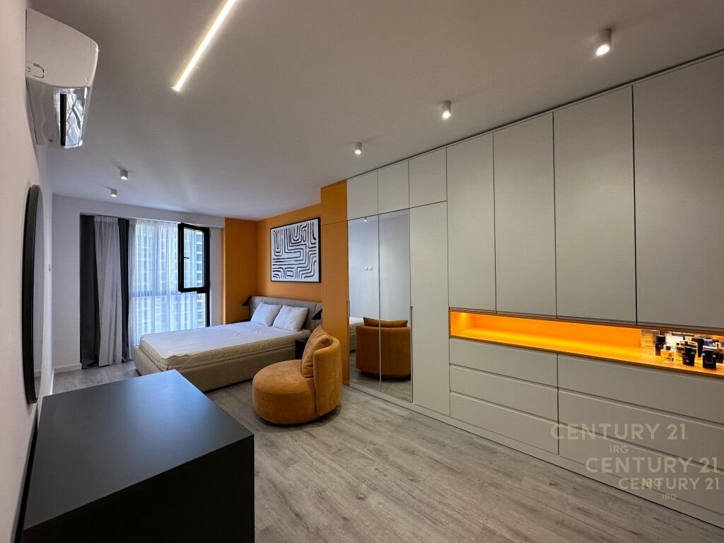 Apartment 2+1+2+ Parking space for rent near the former Aviation Field!