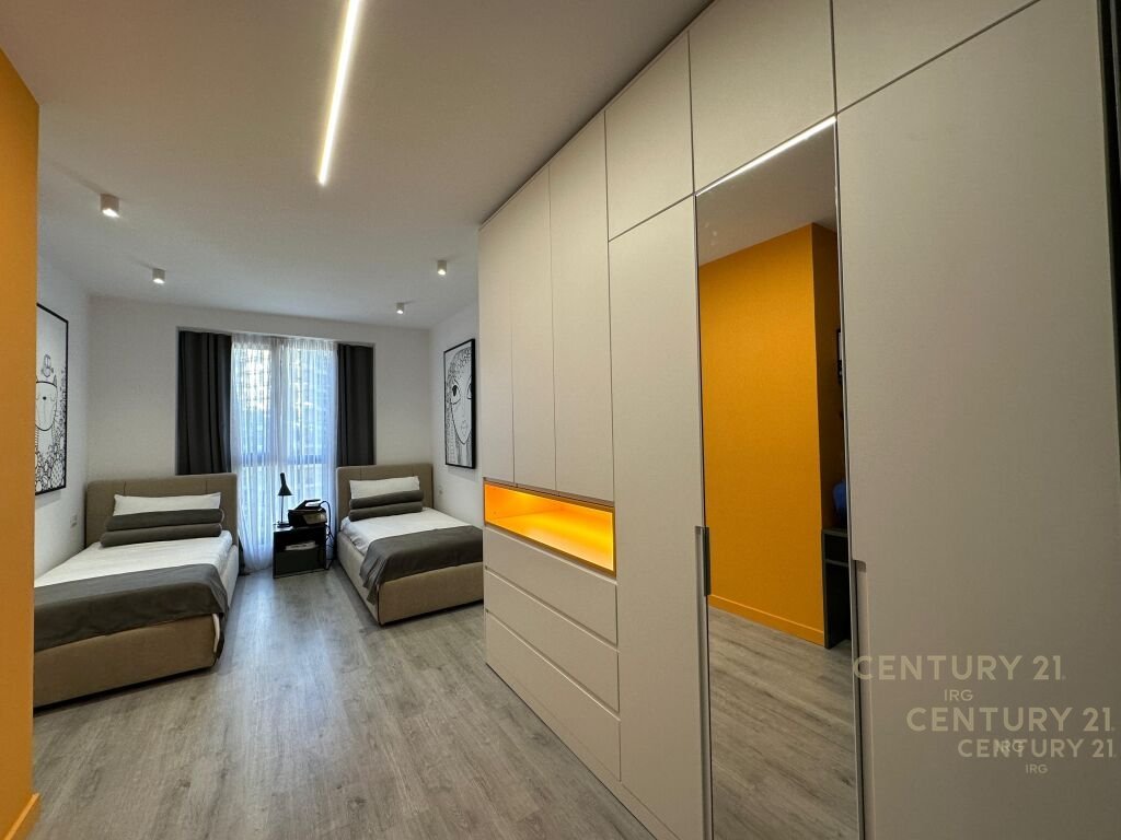 Apartment 2+1+2+ Parking space for rent near the former Aviation Field!