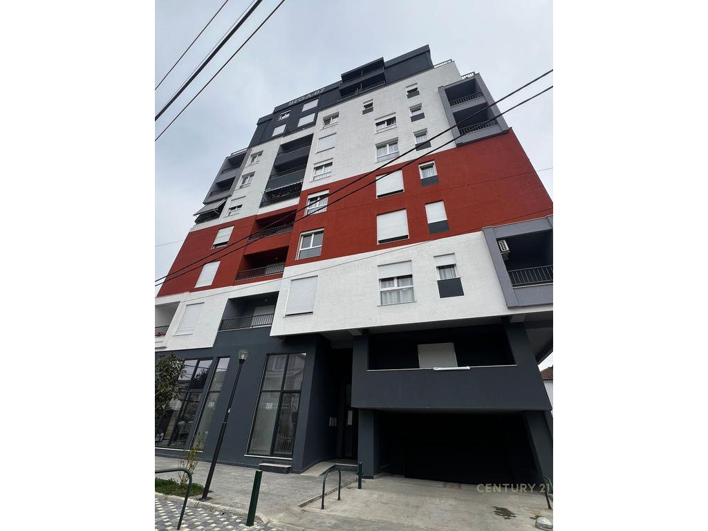 APARTAMENT 2+1 PER SHITJE / 5 MAJ