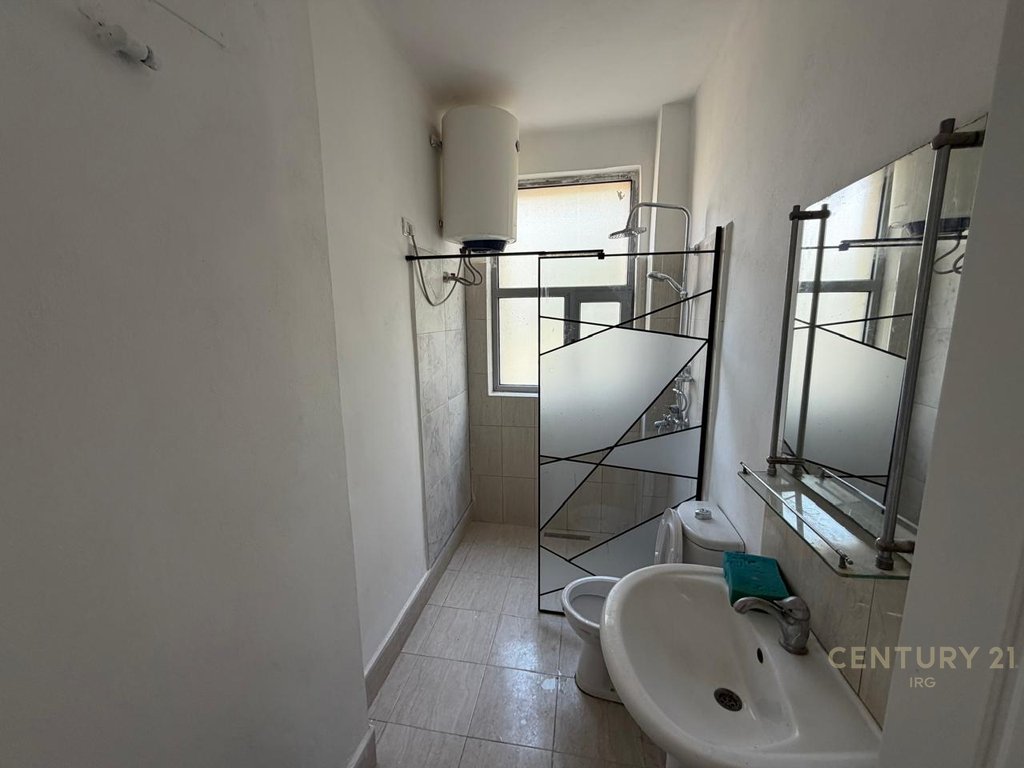 2+1 apartment for rent at "Zogu i Zi"
