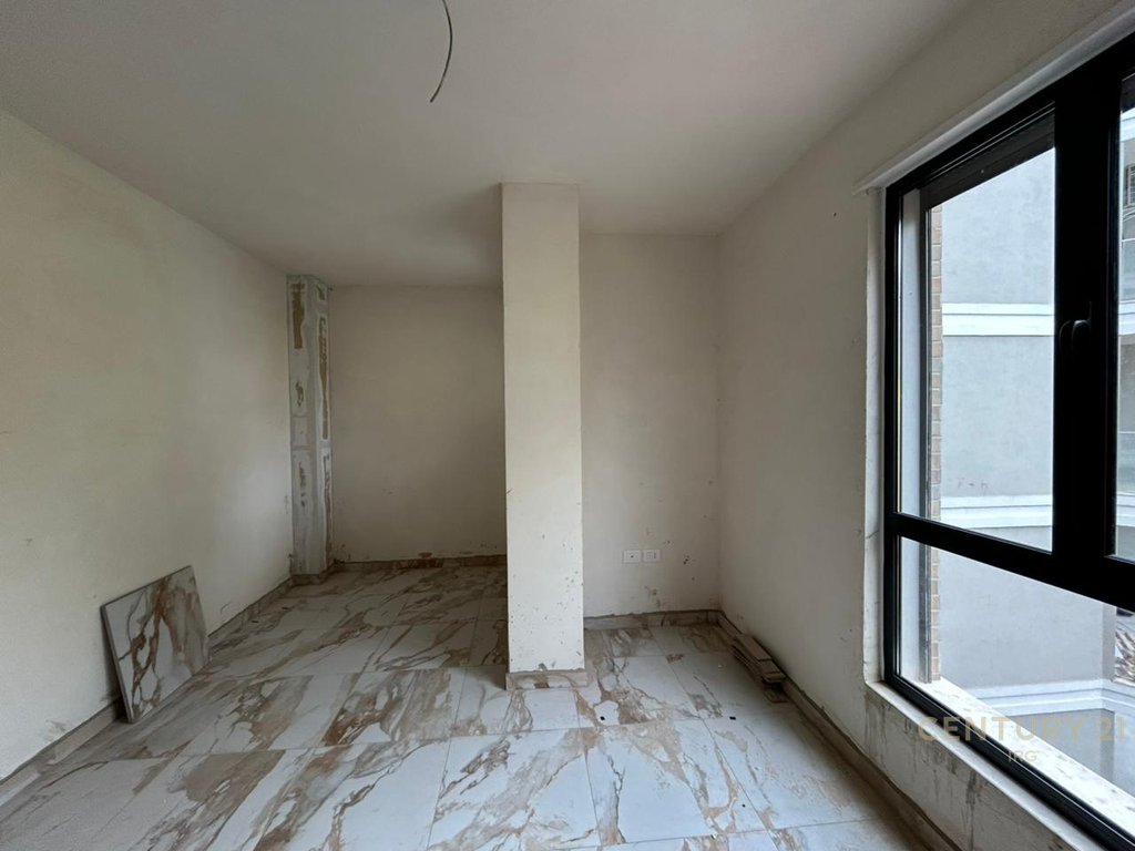 EMPTY APARTMENT FOR RENTAL OFFICES.