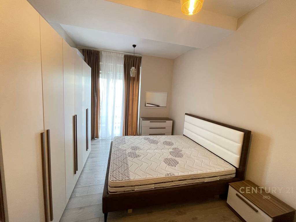 JEPET APARTAMENT ME QIRA NË XHAMLLIK