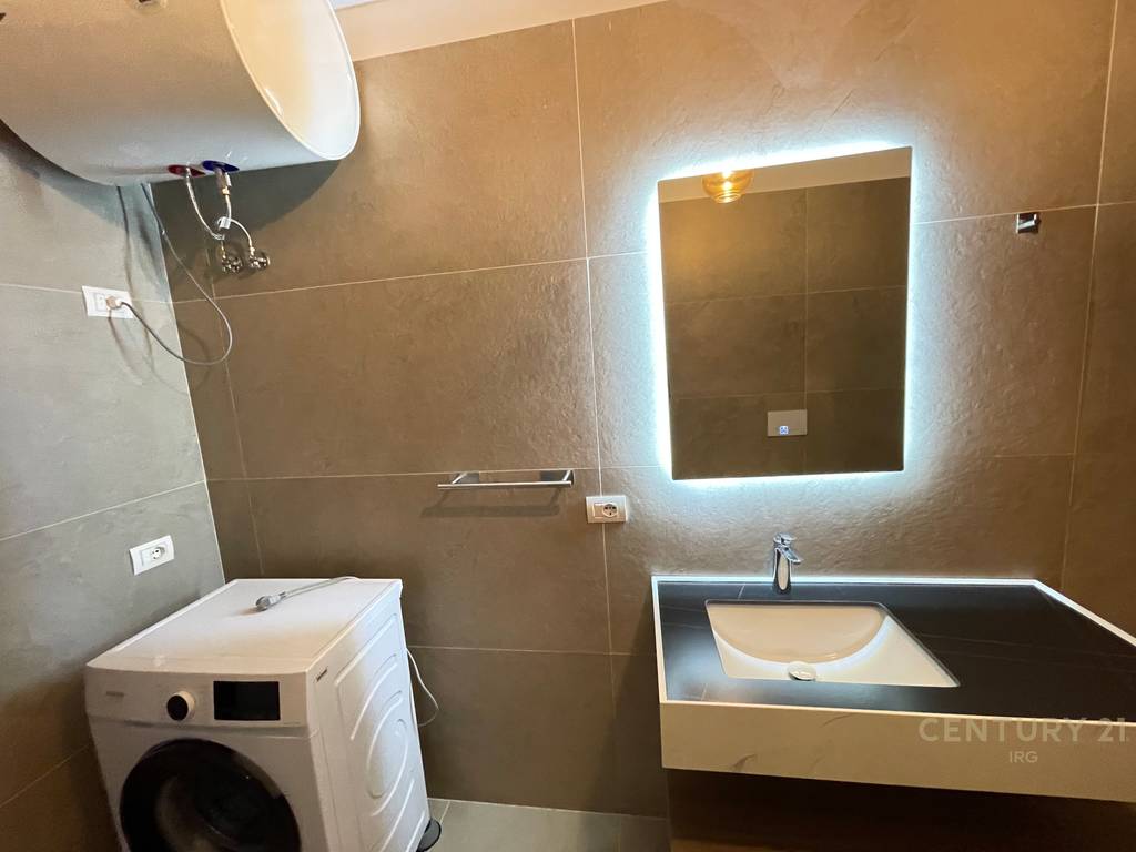 JEPET APARTAMENT ME QIRA NË XHAMLLIK