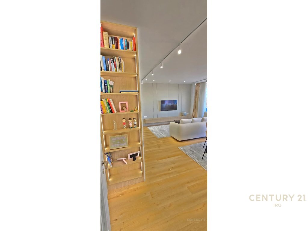 Jepet me Qira Apartament 2+1+2 + Post Parkimi 📍 Pranë Radisson Collection Morina Hotel Tirana – Liqeni i Thatë