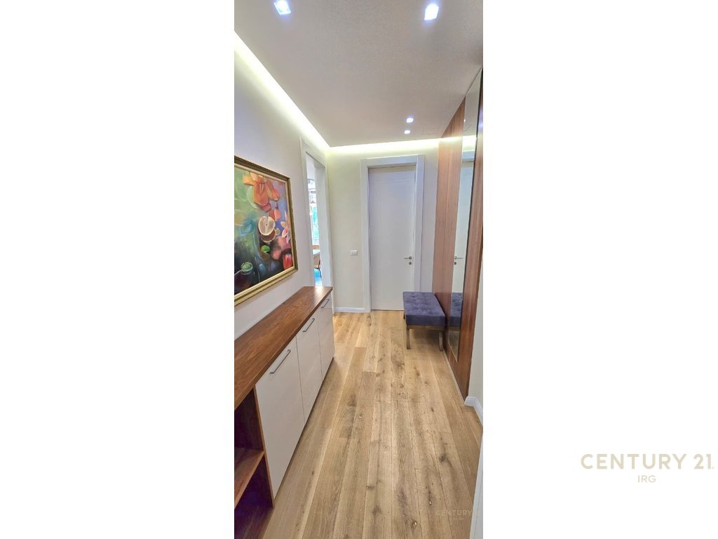 Jepet me Qira Apartament 2+1+2 + Post Parkimi 📍 Pranë Radisson Collection Morina Hotel Tirana – Liqeni i Thatë