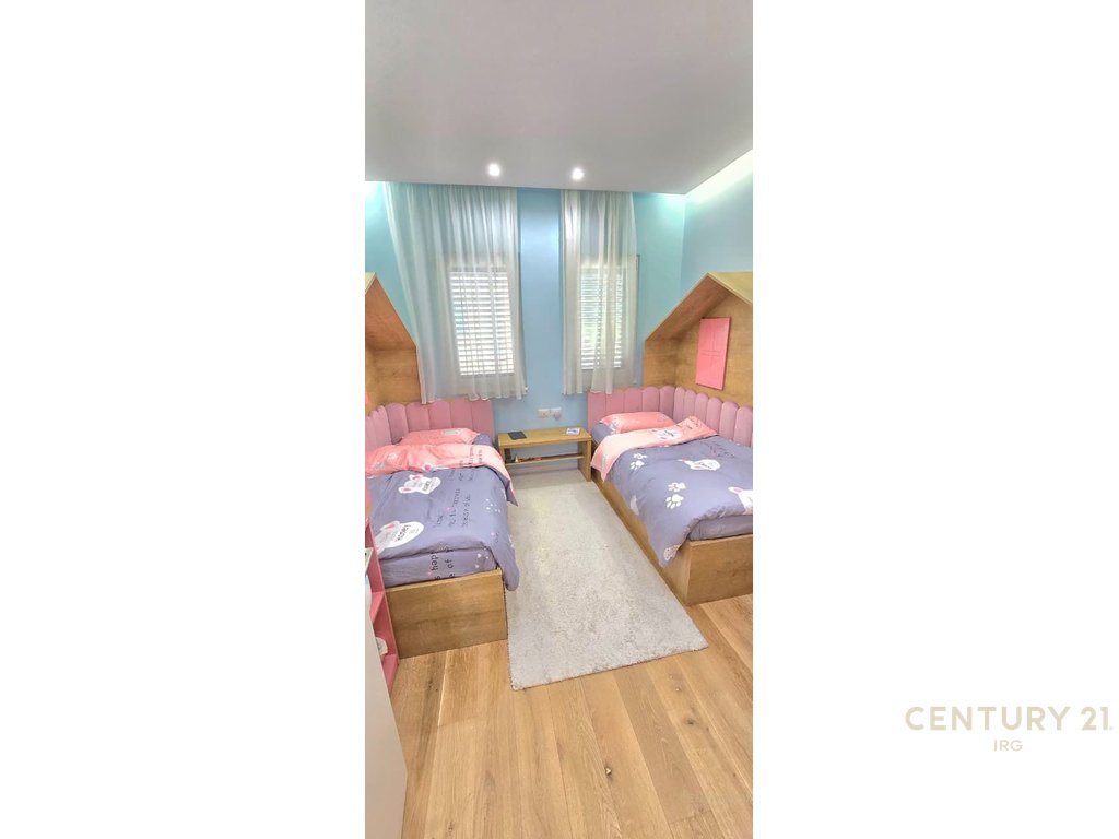 Jepet me Qira Apartament 2+1+2 + Post Parkimi 📍 Pranë Radisson Collection Morina Hotel Tirana – Liqeni i Thatë