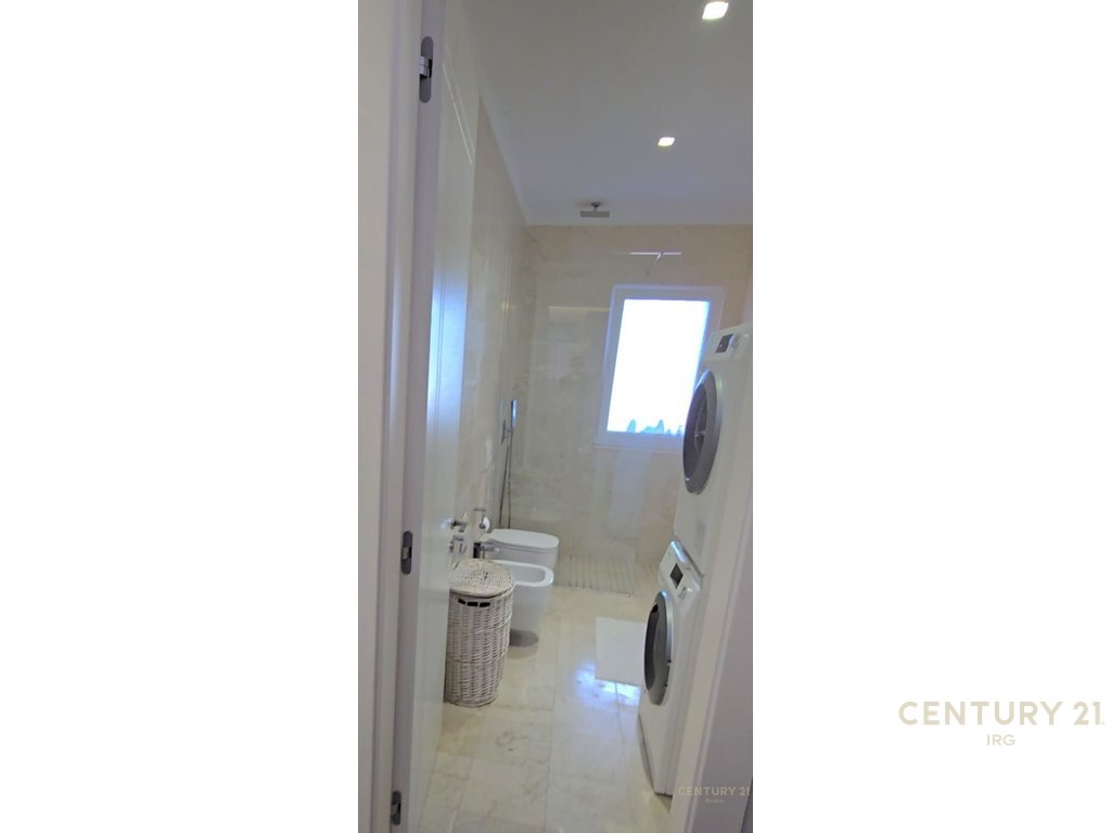 Jepet me Qira Apartament 2+1+2 + Post Parkimi 📍 Pranë Radisson Collection Morina Hotel Tirana – Liqeni i Thatë
